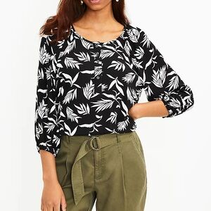LOFT WOMEN’S PALM HENLEY BLOUSE-BLACK/WHITE-SIZE SMALL